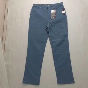 New Gloria Vanderbilt size 10 Amanda classic fit blue jeans